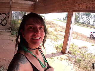 I Found an Abandoned Building on the Road and Took a Hottie with Dreadlocks to Fuck Her Right There