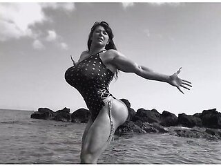 Muscle Girl Humiliates The Voyeurs