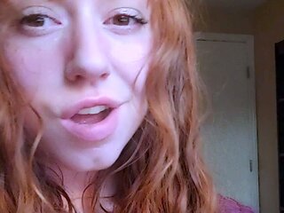 Blonde amateur gives webcam show with toys