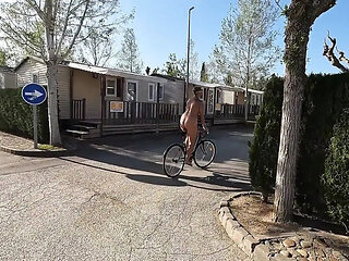 Bekycarril Nudist Lifestyle - Amateur Couple Outdoor Nude Walking & Kitchen Moments