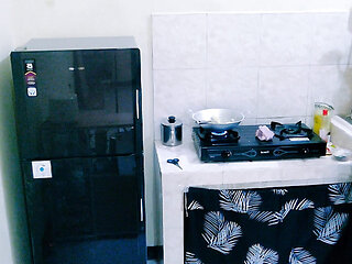 I cook breakfast while naked until my dick gets erect