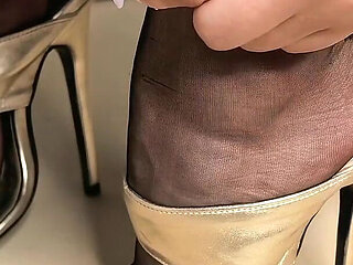 Seamed Nylon Feet & Extreme Heels