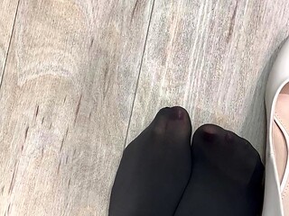 Solo masturbation and the foot fetish
