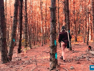 Scarlett Taylor and Stephan Rogers can'_t help fucking outdoors