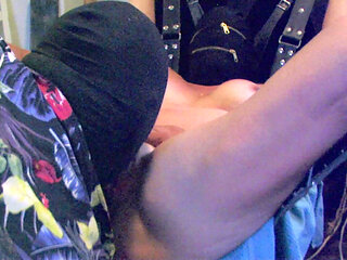 Mrspighole Has Fanny Shaved by Pighole - Slapped - Stretched to Squirt Like a Fountain