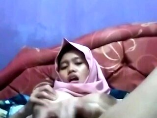 Sange Hijab After College