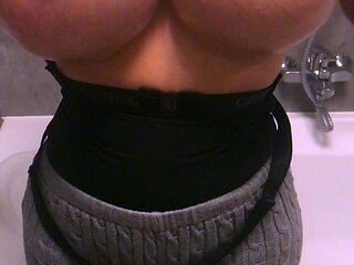 Big boobs milf masturbates with her dildo