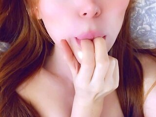 Amateur young teen solo masturbation on her livingroom