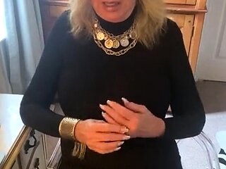 Amateur hottie solo masturbation