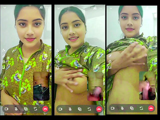 Desi Sexy girl video call sex chatting, xxx video sex chat on video call with bf