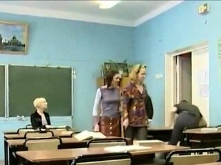 Anyuta Y Ludmilla Profesora Y Estudiante Follan Con Lengua