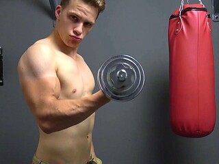 Fit Teen Gets Handjob From Stranger After Gym Workout