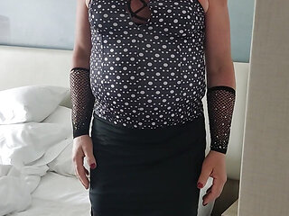 Sissy Training . How should she pee ? Like a real girl