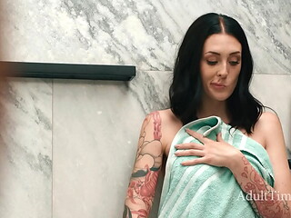 Woah Woman.. I Need To Take A Shower Too - Oliver Davis, Charlotte Sins
