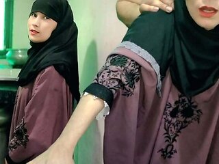 Muslim chachi in hijab gets hardcore doggy style fuck on Eid - Desi aunty tight pussy