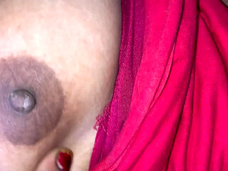 Desi bhabhi gives a sensual handjob