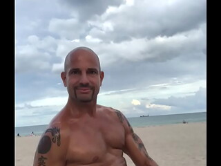 FLEXING AT THE BEACH MAXXX LOADZ BEACH BODY PORNSTAR
