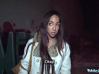 Public agent when she saw the size of his Big Cock she dreamed it deep in her labia