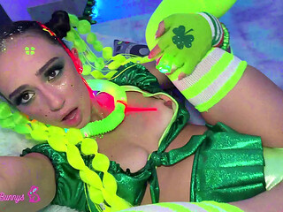 Playful And Bold Lily Jordan Owns The Night In A High-Energy Rave!