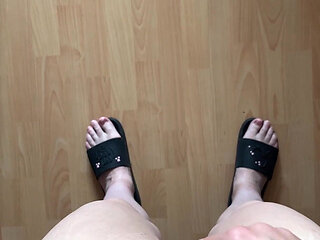 POV: Masturbation in Flip Flops
