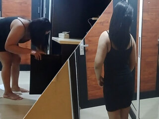 Cigarette sales lady, can be brought to check in at the hotel