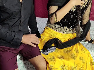 Devar Ne Bhabhi Ko Bra Pehnate Hue Hard Choda