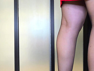 Sissy Kanisa's Fitting Room: Red Pencil Skirt, Black Lace Pantyhose, Red Hight Heels