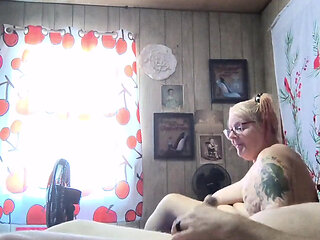 Away with Her. Lover a Pussy Like No Other