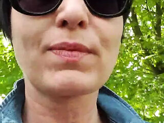 Mil Julie squirts outside