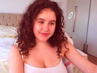 Brunette Solo Webcam Masturbation