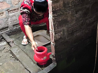 My aunty was at work so I aroused her and started fucking her in the ass.