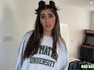 Morning Sex With Stepdaddy! - Aubry Babcock