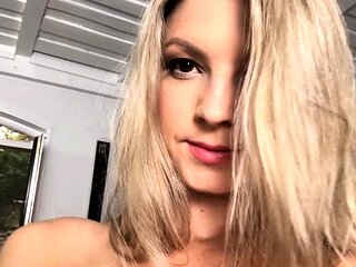 Amateur blonde having solo pleasure