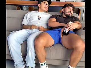 Play con los amigos, m&aacute_s amigos as&iacute_ por favor