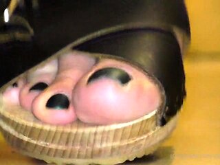 Linsey Dawn solo foot fetish