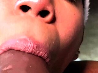 Amateur close up blowjob and facial