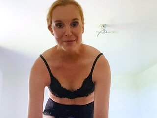 Webcam busty blonde stripped covered by oil anal masturbate