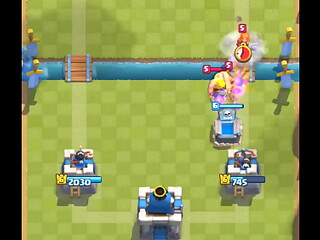 Jugando clahs royale(arena 3)
