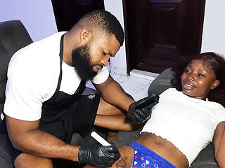 Krissyjoh Fucks Her Client with a Big Black Cock After Tattooing Her Ass and Pussy