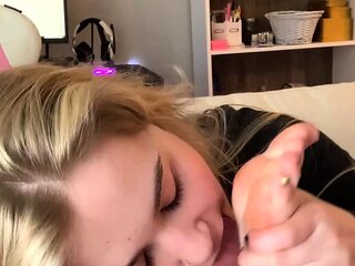 Ebony babe foot fetish