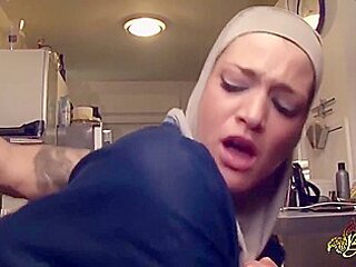 Salima Akim Hot Arab Milf Porn Video