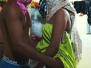 Desi wife ki shandar thukai