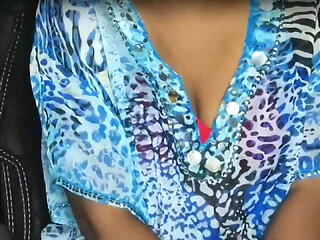 Sri Lankan MILF Cam Session with Her Fans