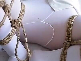 Hui09 - a White-stockinged Jk Girl Is Bound to the Bed with Ropes.