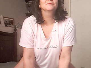Stepson just wants to see my tits and pussy and then masturbate