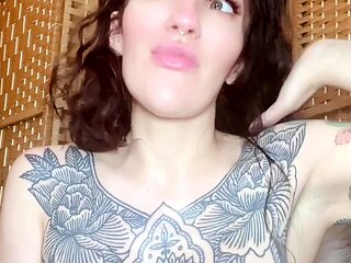 Brunette Solo Webcam Masturbation