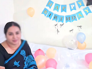 Bhabhi Ne Birthday per Dever Ko Surprise Diya or Apni Chut Di Gift Mein