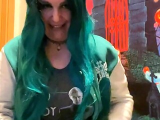 Curvy MILF gives hot blowjob then rides cock with apple lollypop