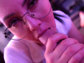 Slut Gives Deepthroat Blowjob
