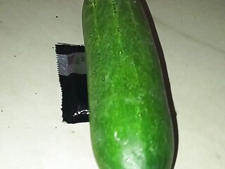 Desi bhabhi use cucumber to get wet her pussy